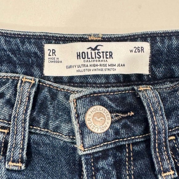Hollister High-Rise Mom Jean Size 2R - Picture 2 of 4